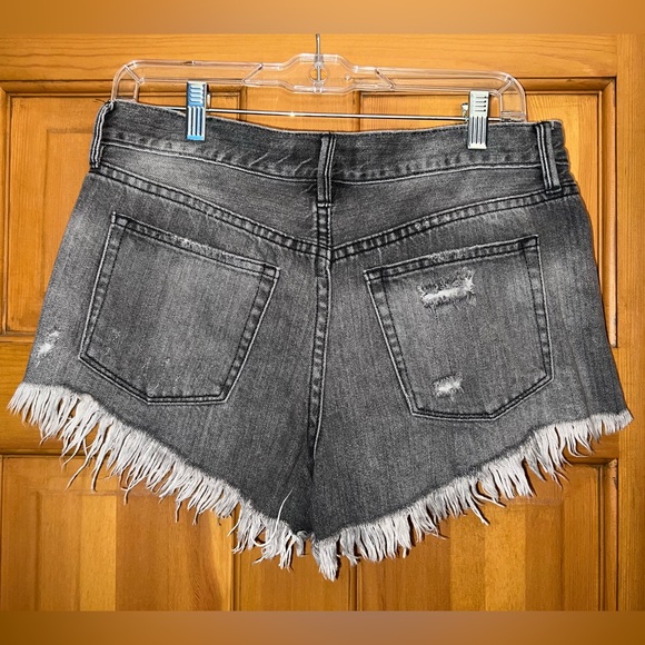 We the Free - Women’s Frayed Denim Shorts -27 - Picture 2 of 7